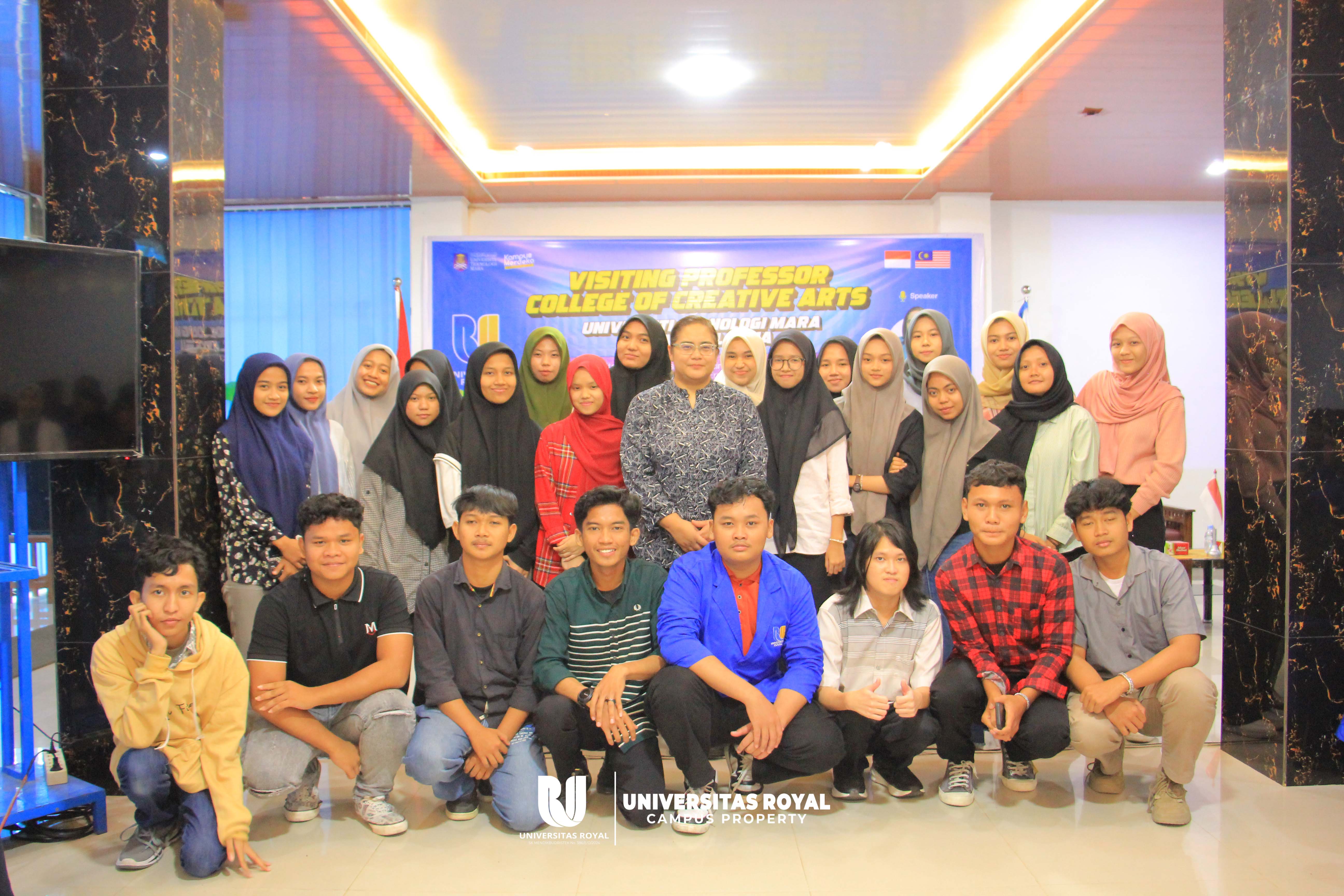 Visiting Professor Bikin Mahasiswa Royal “Melek” Dunia Digital Creative Arts